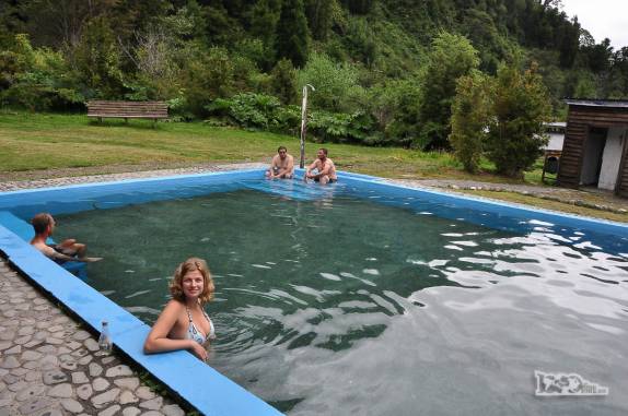Piscina tratada de águas termais nas Termas del Amarillo, perto de Chaitén, no sul do Chile